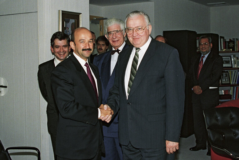 Photo 2: Egon A. KLEPSCH EP President meets with Carlos SALINAS de GORTARI.