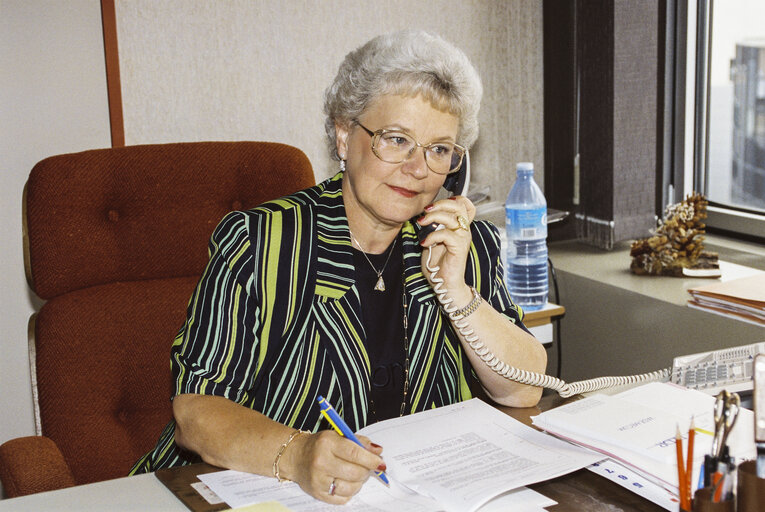 Φωτογραφία 8: Portrait of MEP Tove NIELSEN in her office at the EP in Strasbourg