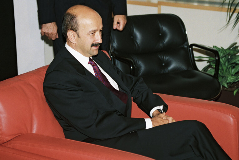 Photo 10: EP President meets with Carlos SALINAS de GORTARI.