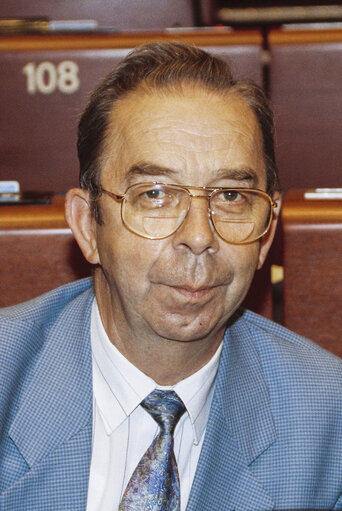 Fotografia 13: Portrait of MEP Niels Anker KOFOED in the hemicycle at the EP in Strasbourg