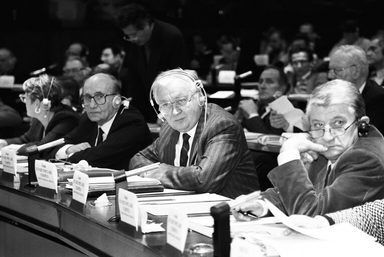 Egon KLEPSCH in a meeting at the European Parliament.