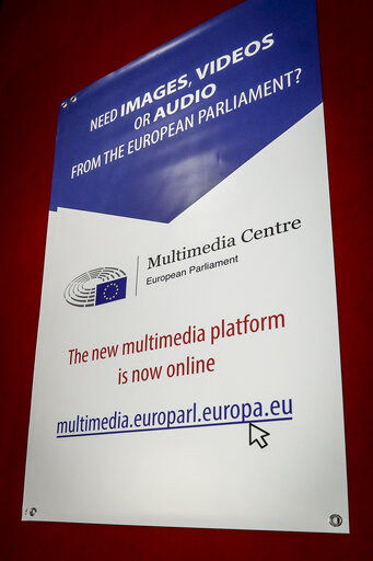 Billede 6: Promotion campaign launched for the new multimedia centre of the European Parliament : kakemono, rollup tools.