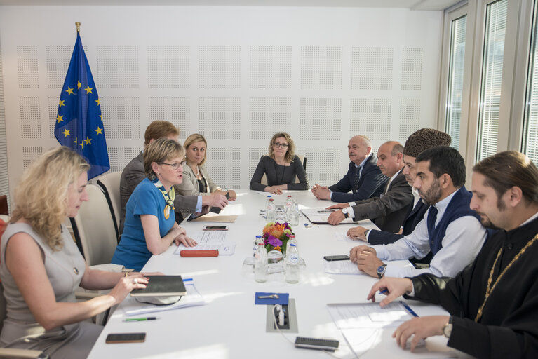 Photo 3: Mairead McGUINNESS - EP Vice-President  meets with Azerbaijan religious leaders