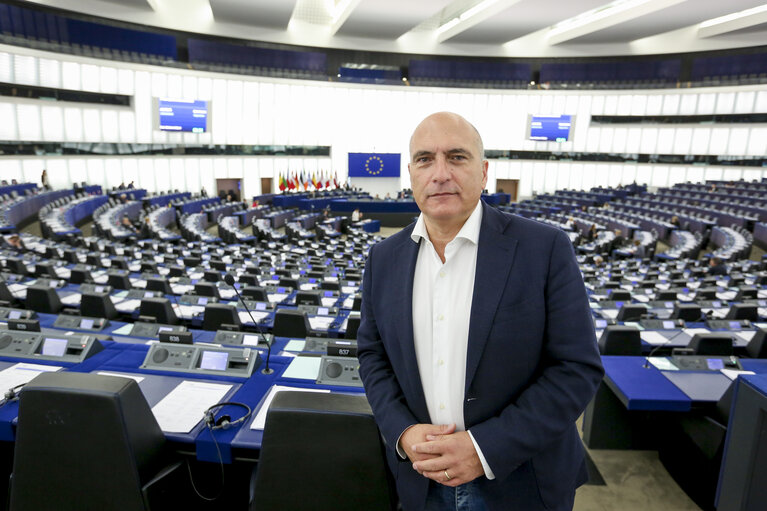 Andrea COZZOLINO in the European Parliament in Strasbourg