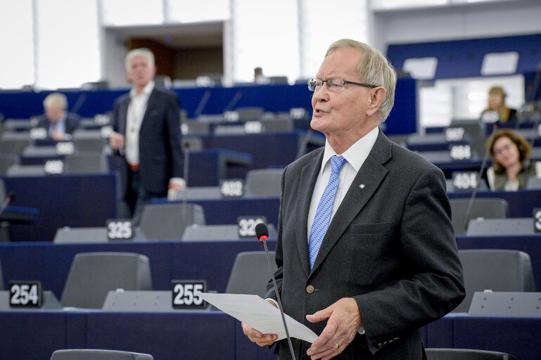 Foto 28: Plenary session week 40 2017 in Strasbourg - Preparation of the European Council meeting of 19 and 20 October 2017 - Council and Commission statements