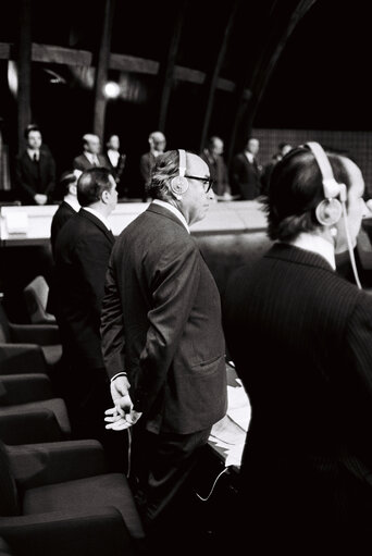 Fotografie 6: Plenary session in Strasbourg in June 1978. Minute of silence; Roy JENKINS EC President