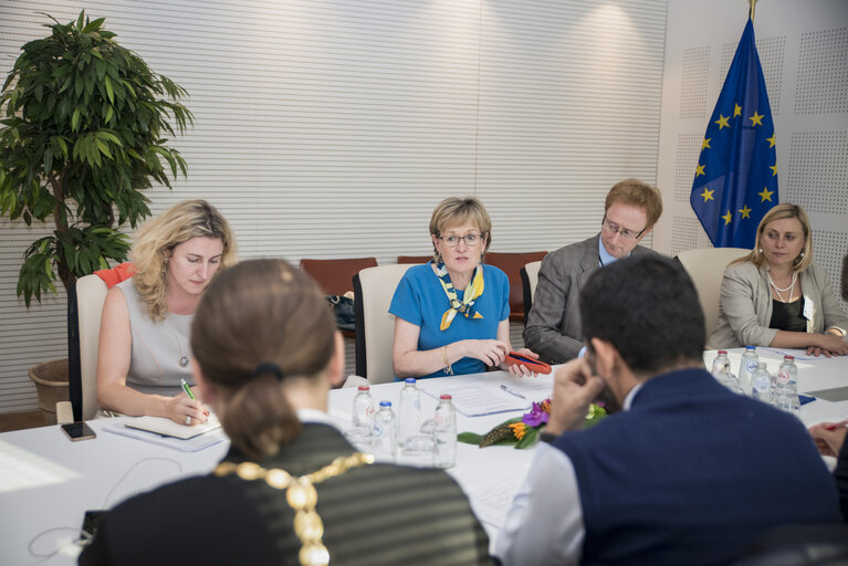 Fotografie 1: Mairead McGUINNESS - EP Vice-President  meets with Azerbaijan religious leaders