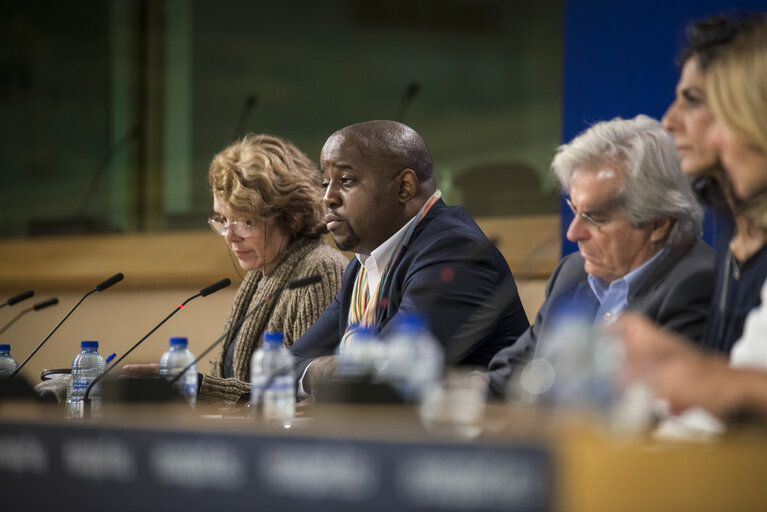 Fotografia 12: Press conference on ' Sponsorship scheme for human rights defenders in DRC '