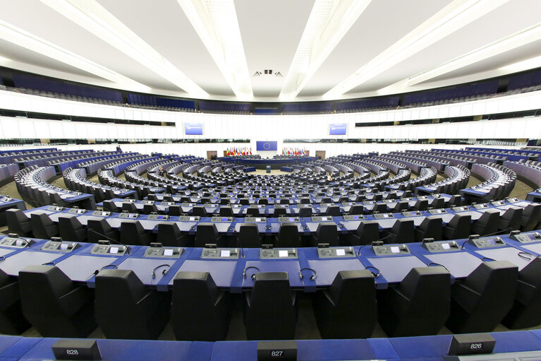 Fotografija 14: Illustration - President's seat in the hemicycle - Empty plenary chamber in Strasbourg