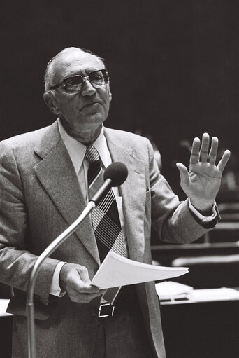 Fotogrāfija 16: Plenary session in Luxembourg on May 1978.