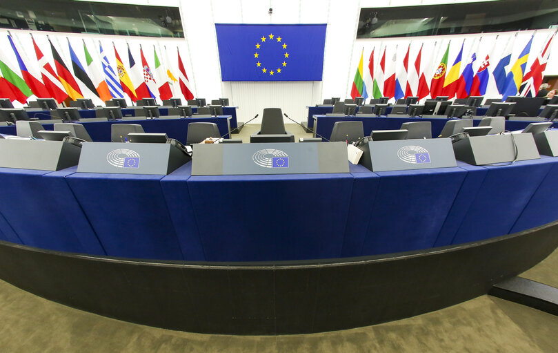 Fotografija 12: Illustration - President's seat in the hemicycle - Empty plenary chamber in Strasbourg