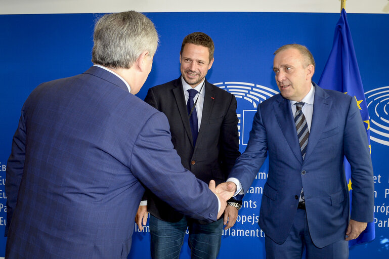 Foto 1: Antonio TAJANI - EP President meets with Grzegorz SCHETYNA, Leader of the Polish political party "Civic Platform" (Platforma Obywatelska - PO)