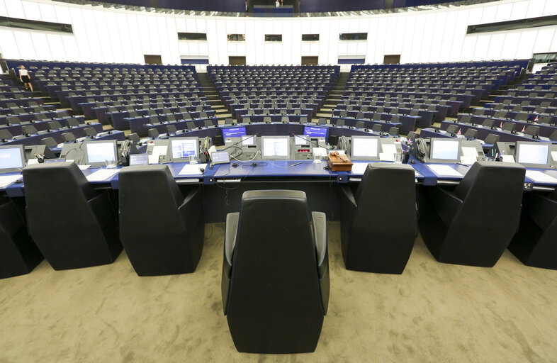 Fotografija 11: Illustration - President's seat in the hemicycle - Empty plenary chamber in Strasbourg