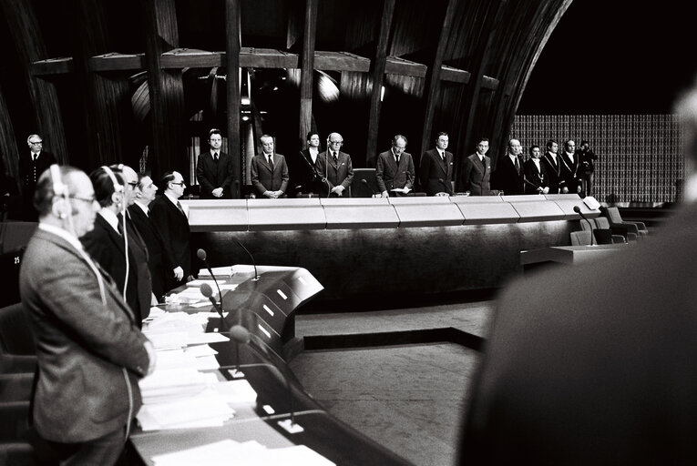 Fotografie 8: Plenary session in Strasbourg in June 1978. Minute of silence