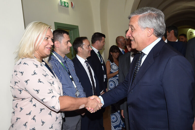 Foto 33: Official visit of the President of the European Parliament to Italy. Antonio TAJANI - EP President visiting Catania and Pozzallo.Meeting with national and international staff involved in fronted operations.