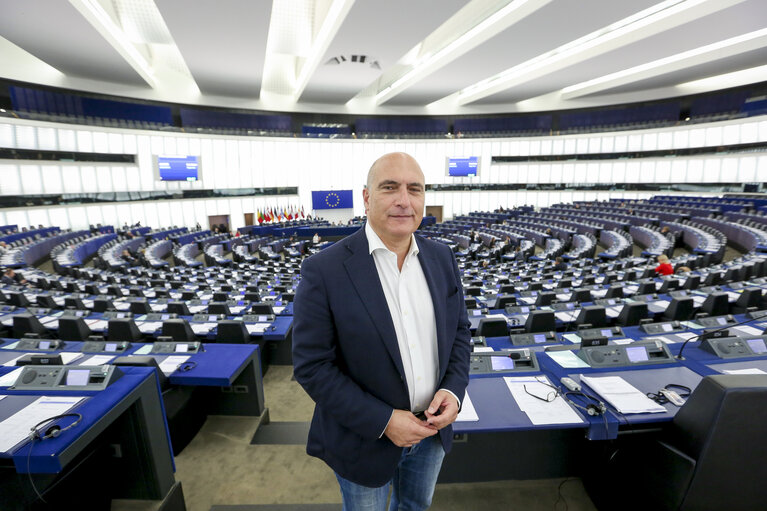 Andrea COZZOLINO in the European Parliament in Strasbourg