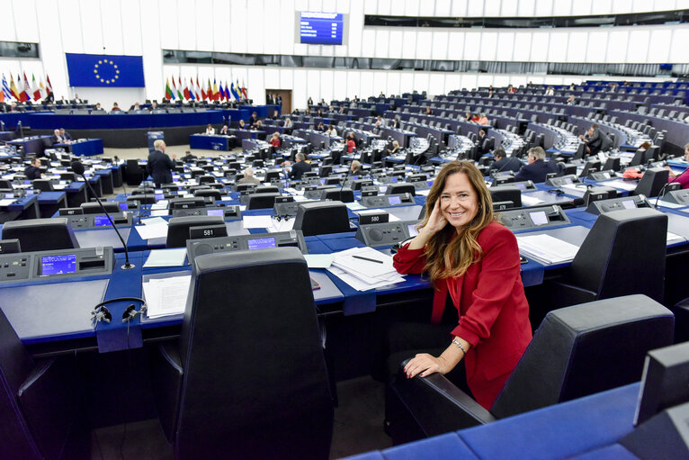 Foto 4: Teresa BARRIO JIMENEZ-BECERRIL in plenary session Week 40 2017 in Strasbourg