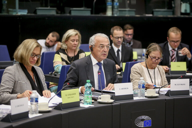 Fotografia 11: Conference of Committee Chairs - Annual meeting with the College of Commissioners - Cluster F: Future financing of the European Union