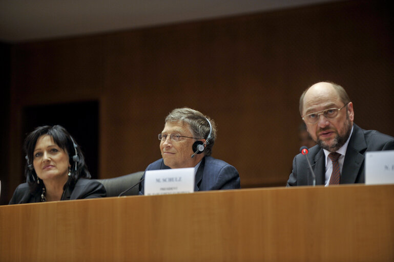 Billede 5: EP President's closing speech at the hearing Living Proof - the impact of effective aid hosted by the Development Committee of the European Parliament in the presence of Bill Gates.