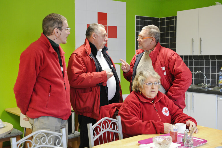 Photo 20 : Soup kitchen in a Red Cross center