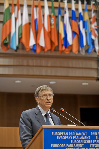 Fotografie 9: DEVE committee discussion with Bill Gates on the impact of effective aid.