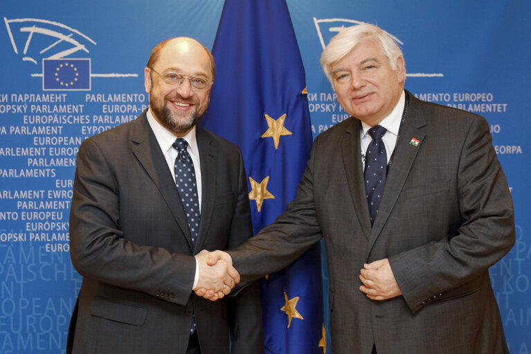 Foto 2: EP President meets with Vice President Laszlo SURJAN