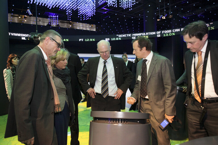 Fotografie 9: Bundestag President Norbert LAMMERT visits the Parlamentarium