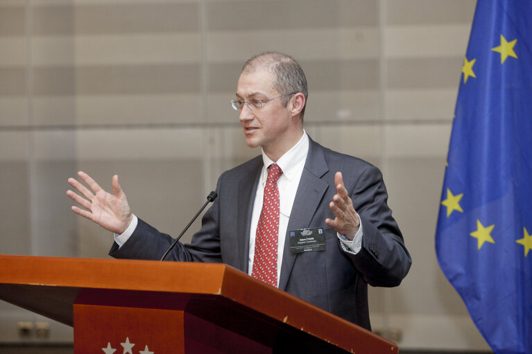 EP President celebrates 25 years of the Erasmus programme