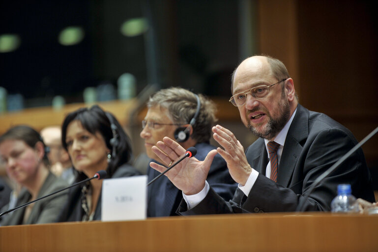 Nuotrauka 7: EP President's closing speech at the hearing Living Proof - the impact of effective aid hosted by the Development Committee of the European Parliament in the presence of Bill Gates.