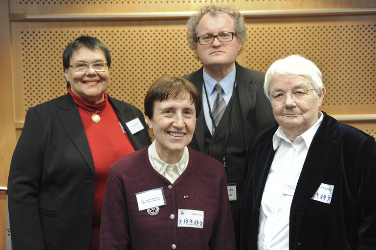 Photo 16: Towards a Gender-Balenced Science Culture to Foster-Innovation