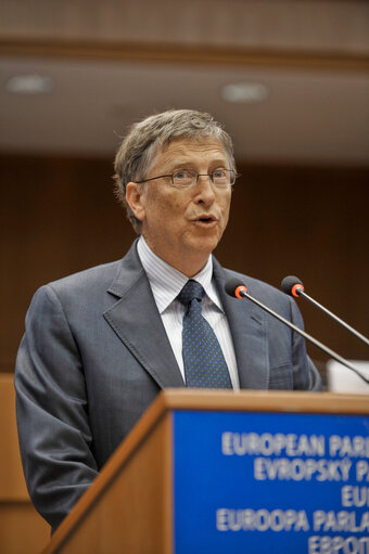 Fotografija 11: DEVE committee discussion with Bill Gates on the impact of effective aid.