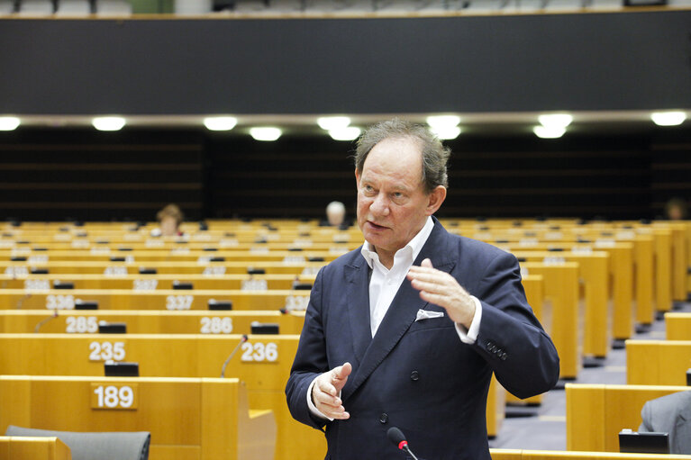 Photo 7 : Plenary Session in Brussels - Week 5 - 2012