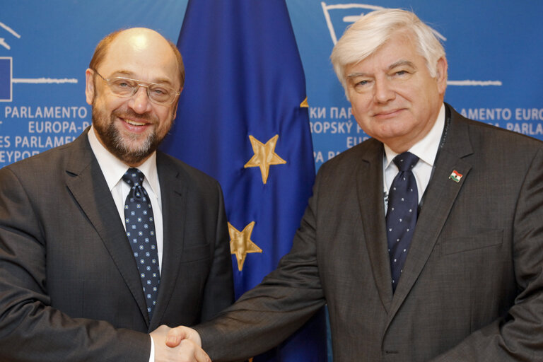 Foto 3: EP President meets with Vice President Laszlo SURJAN