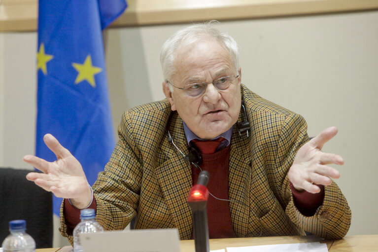 Photo 9: Workshop for journalists : A sustainable European Mortgage Market. Exchange of views with Members of Parliament from the Internal Market and Consumer Protection Committee