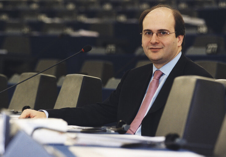 Foto 2: Konstantinos HATZIDAKIS in plenary session in Strasbourg.