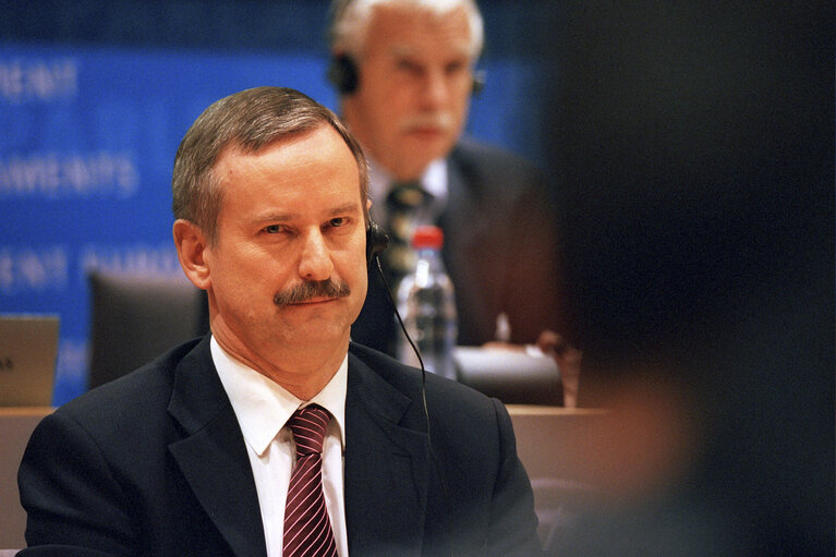 Foto 25: Hearing of the European Commissioner Designate for Taxation and Customs Union, Audit and Anti-Fraud