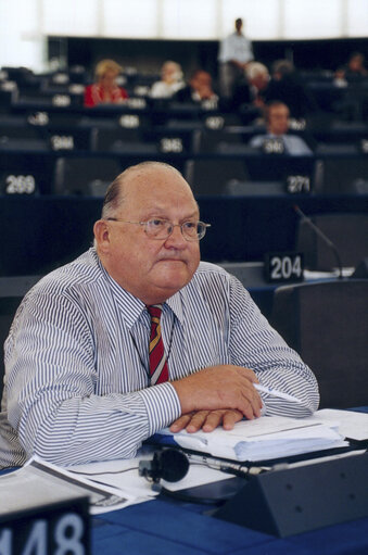 Fotó 2: Jean Luc DEHAENE in Plenary session in Strasbourg.