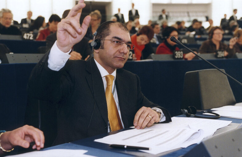 Fotografi 2: Ozan CEYHUN in plenary session in Strasbourg.