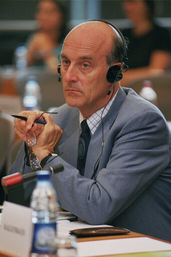 Sepp KUSSTATSCHER in a meeting at the EP in Brussels.