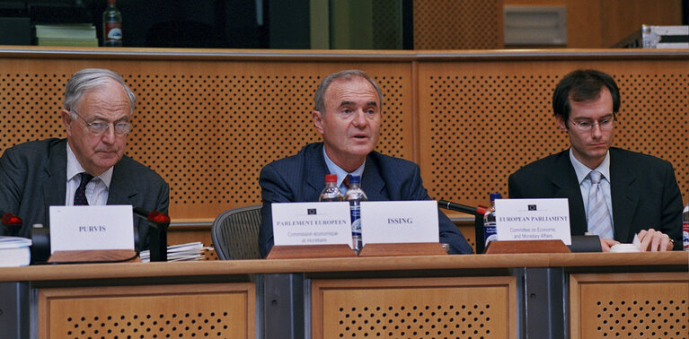 Fotografie 2: ECON Committee exchange of views with member of the board of directors of the ECB on the outline of economic policy and the European economy.