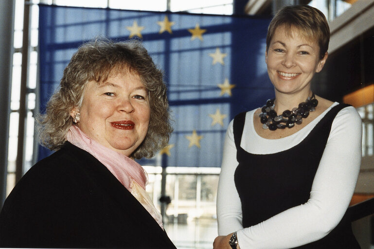 Fotografi 6: Jean LAMBERT and Caroline LUCAS at the EP in Strasbourg.