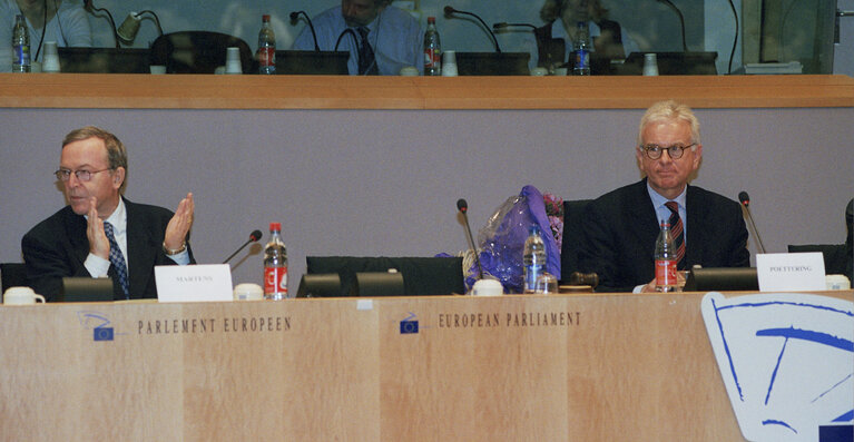 Foto 2: Elections of the EPP President.