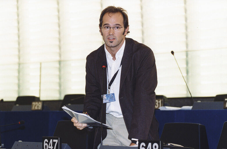 Zdjęcie 2: Raul ROMEVA i RUEDA in plenary session in Strasbourg.