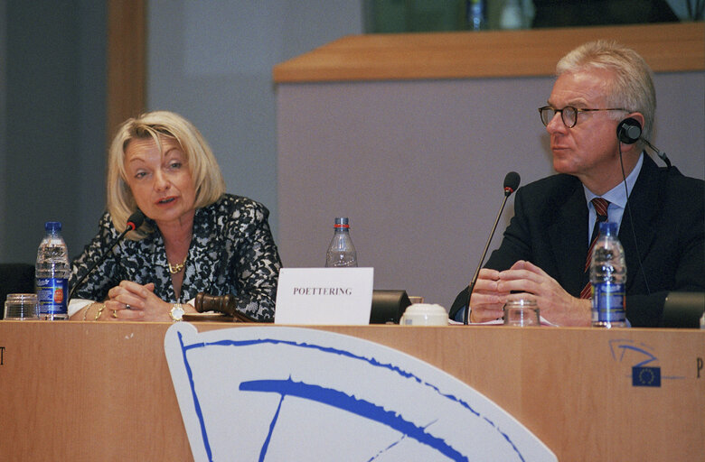 Foto 3: Elections of the EPP President.