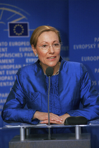 Fotografia 3: Press point of European Commissioner for External Relations and European Neighbourhood Policy, Benita FERRERO WALDNER