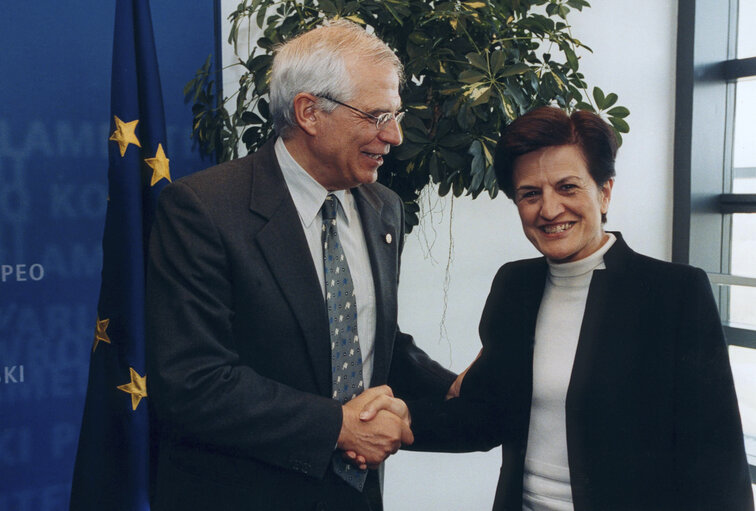 Fotografi 16: EP President meets with the Director of the ETNOR Foundation.