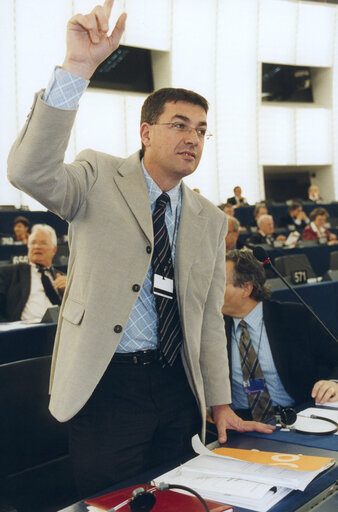 Foto 3: Enric MORERA CATALA in plenary session in Strasbourg.