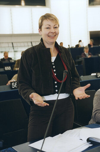 Foto 5: Caroline LUCAS in plenary session in Strasbourg.