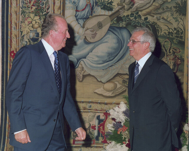 Billede 2: EP President received by the King of Spain.