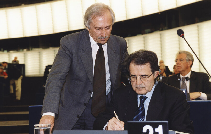 Valokuva 4: Luigi COCILOVO in Plenary Session in Strasbourg.